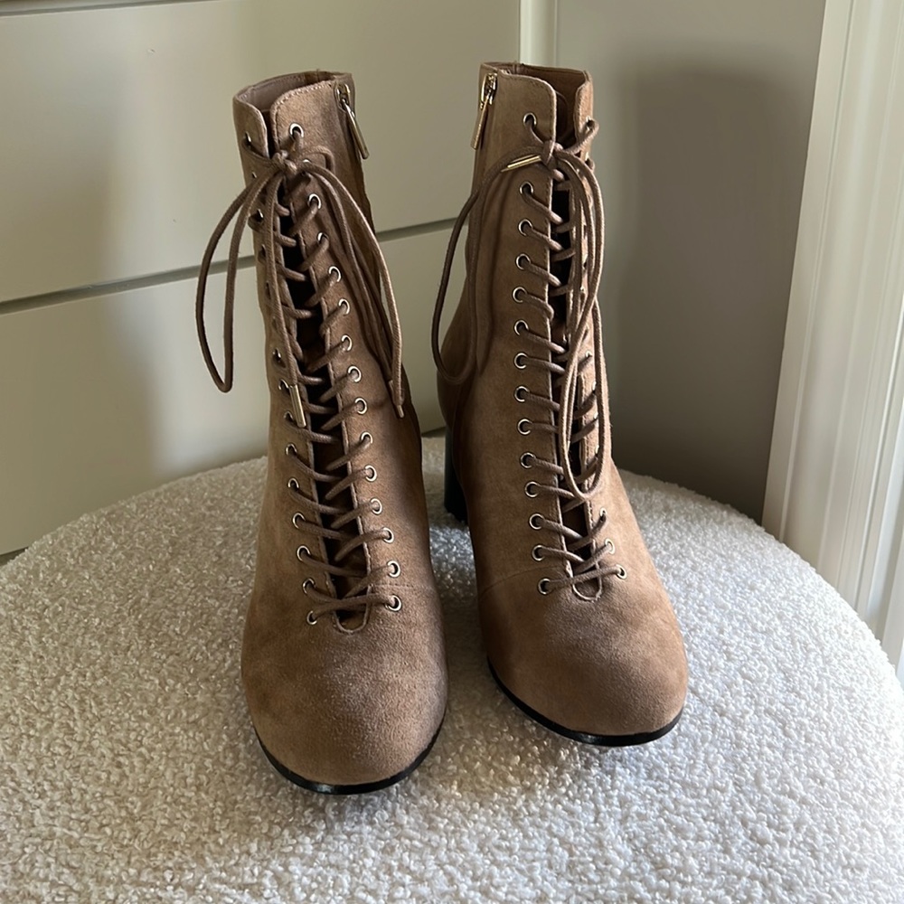 Joie boots size 37